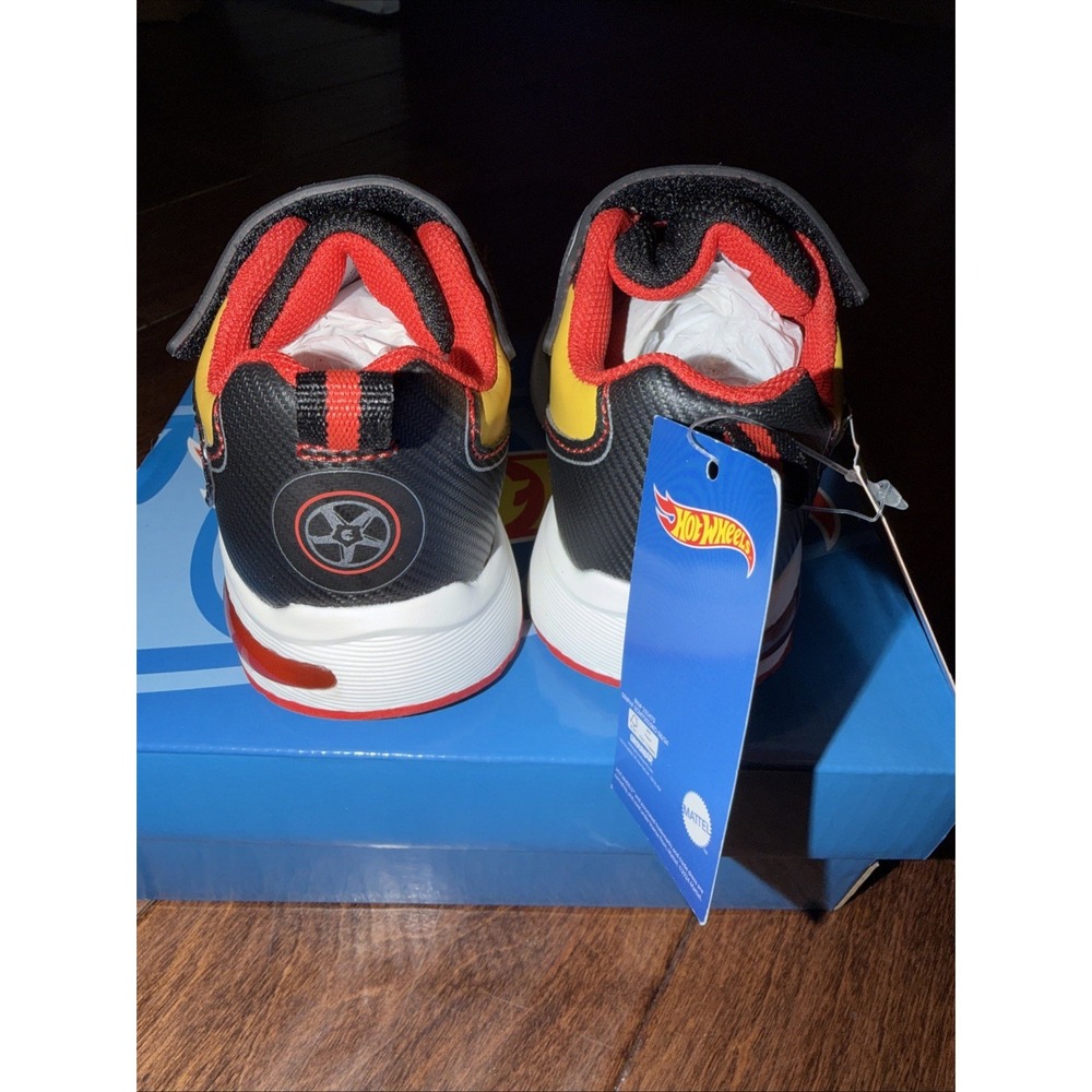 Mattel Hot Wheels Tennis Shoes Toddler Light Up Boy 6 Sneakers‎ NWT New In Box - Picture 3 of 6